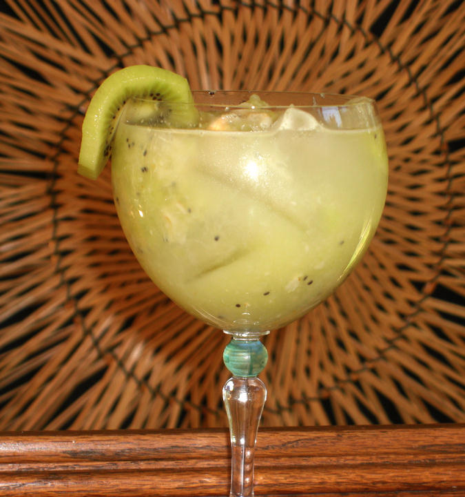 Inti Kiwi and Lychee Cocktail